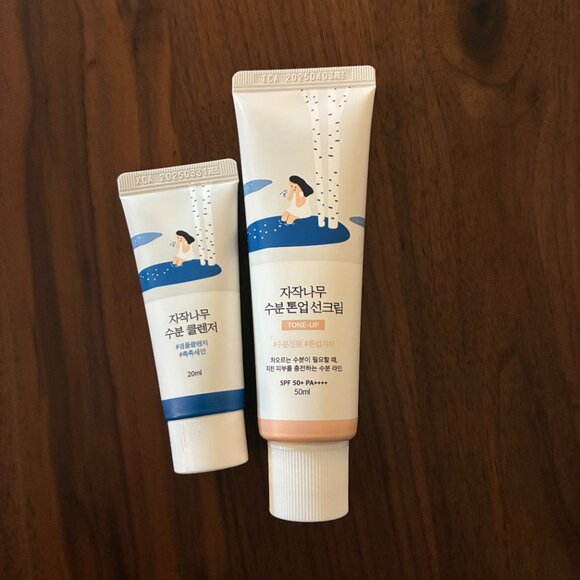 Brand New Round Lab Birch Juice Tone Up Sunscreen and Face Wash Cleanser Set - Picture 2 of 8